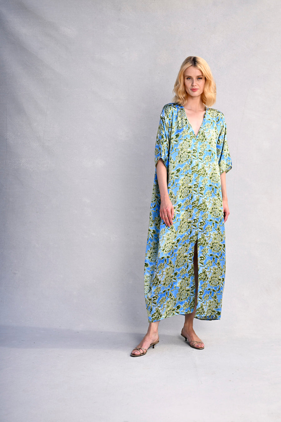 Roper : Green Lace Print on Blue Snake