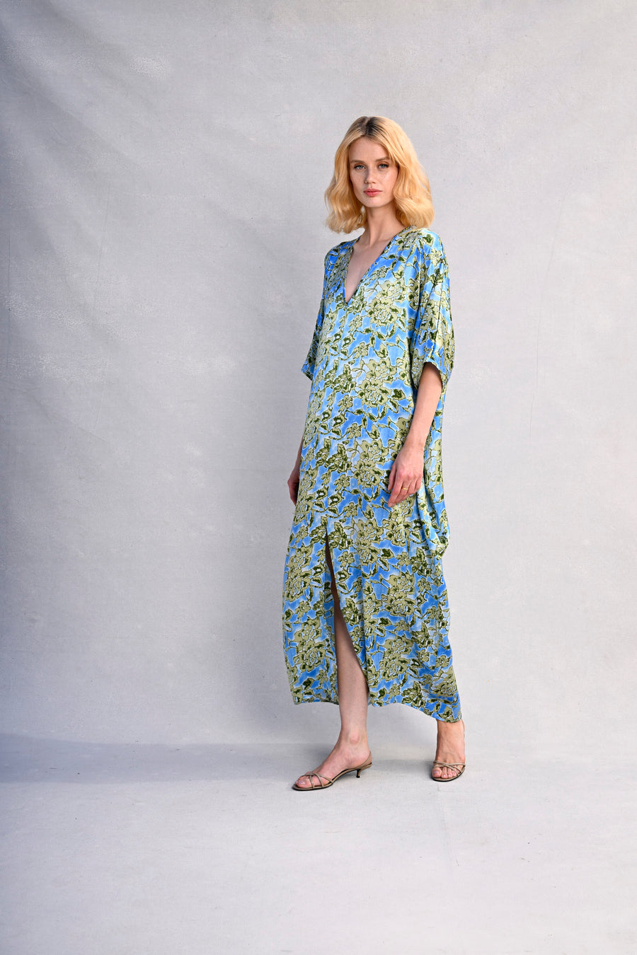 Roper : Green Lace Print on Blue Snake