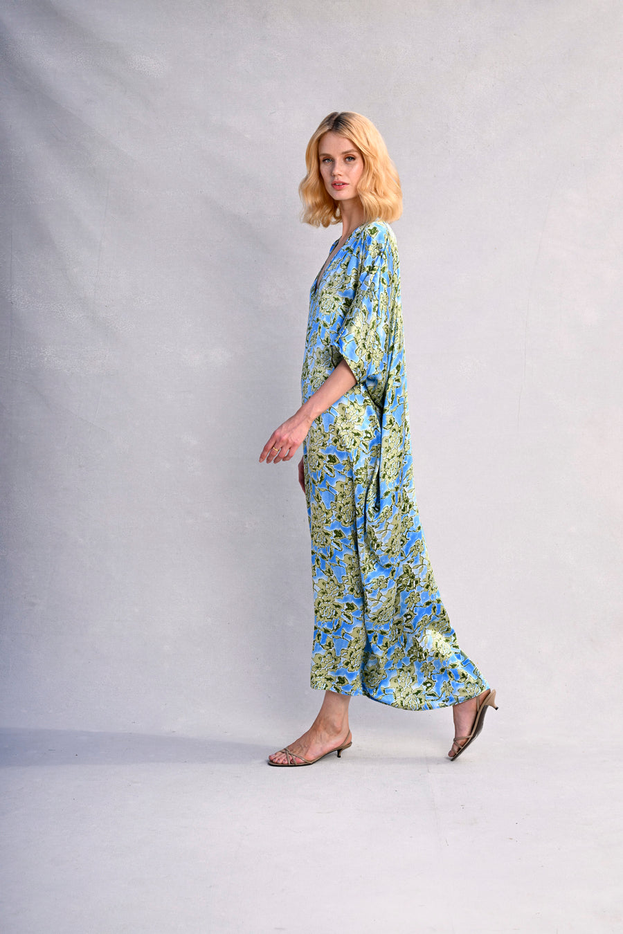 Roper : Green Lace Print on Blue Snake