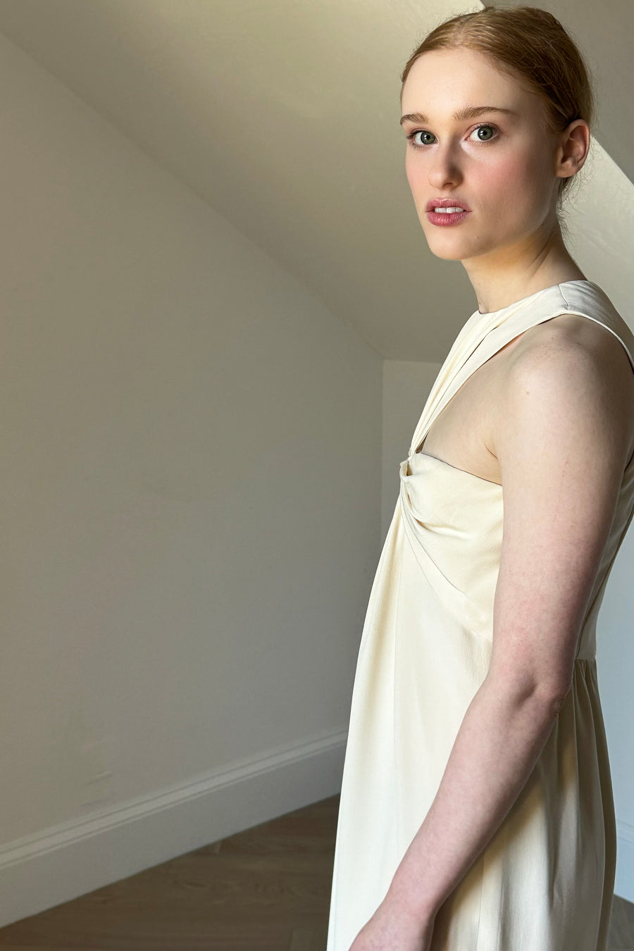 JH Vintage : BILL BLASS Ivory Halter Column Gown