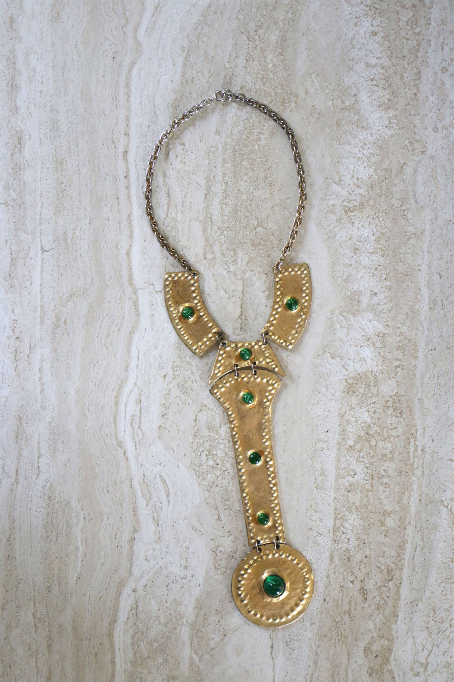 JH Vintage : Gold Necklace with Faux Emerald Stone Inlay