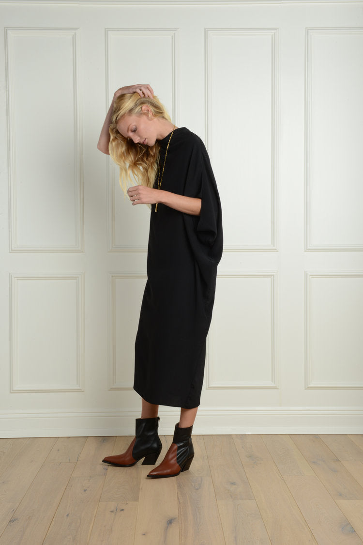 Mockneck Sleeveless Dress : Black Crinkle