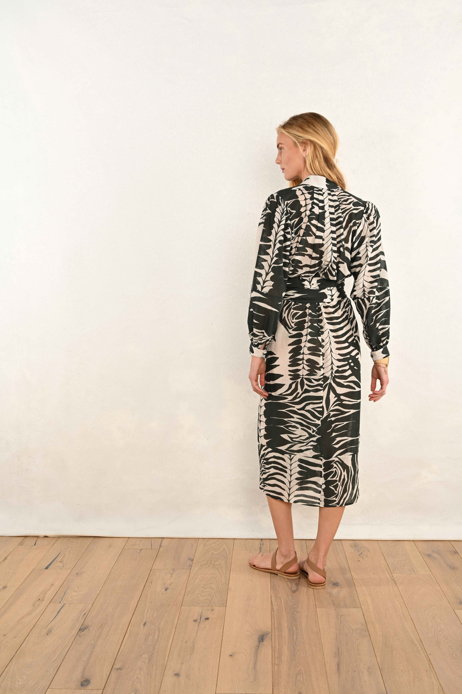 Long Isabelle : Green & White Palm Leaf